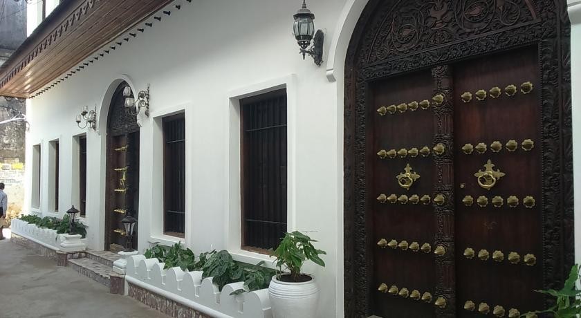 Tausi Hotel